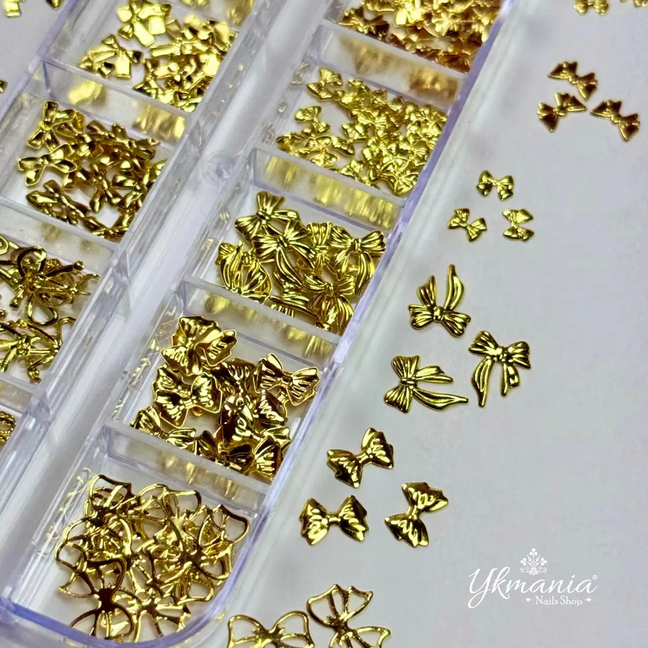 APLIQUES MOÑOS DORADOS 4
